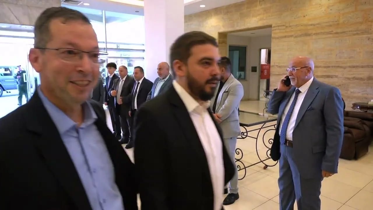 Guests arriving at a jaha, the families' formal engagement gathering